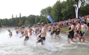 2015_AuseeTriathlon_Am Start im Wasser